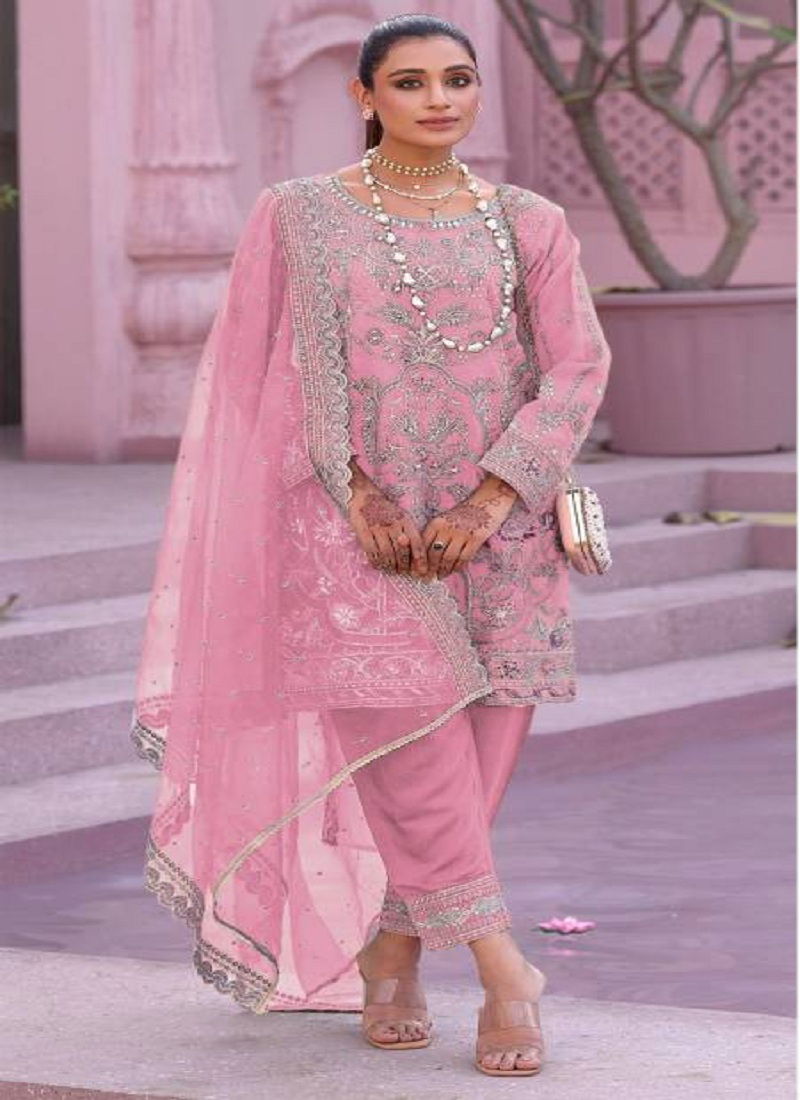 R 1117 By Shree Fabs Pakistani Suits Catalog